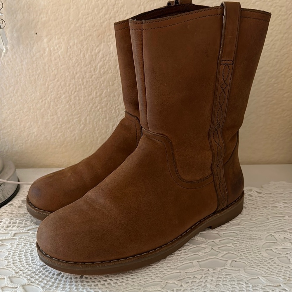 Vintage suede ugg boots